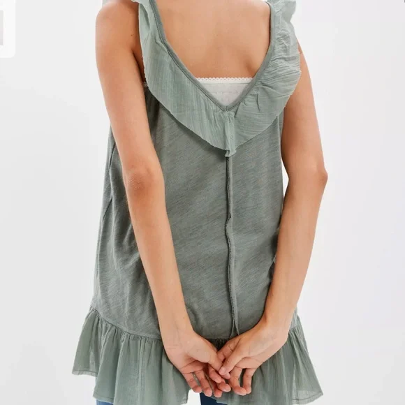 AE Ruffle V Neck Top - Picture 2 of 8